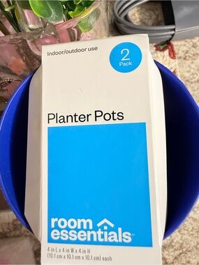 Room Essentials Cobalt Blue Plastic Planter Pot